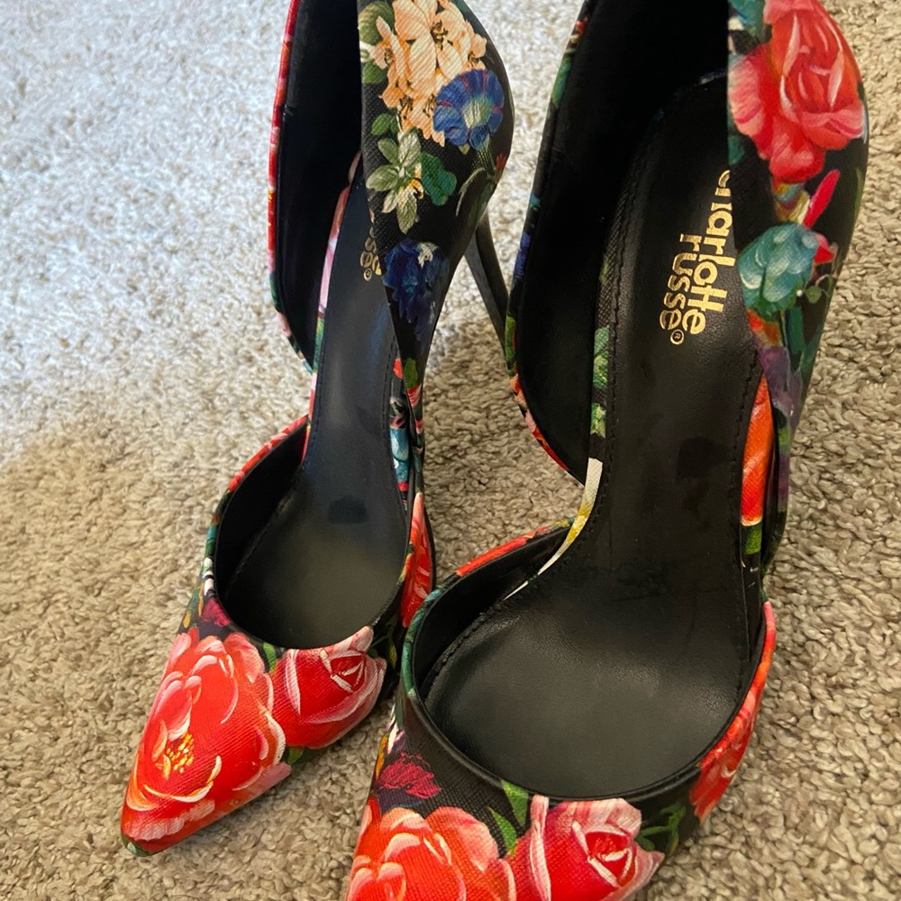 Adorable floral 3-4 inch heels